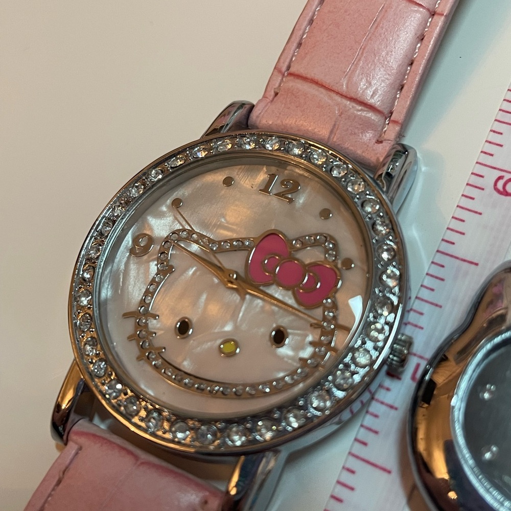 Hello Kitty Crystal Accent - Pink Leather and Black Leather - 2 Watches - Picture 3 of 7